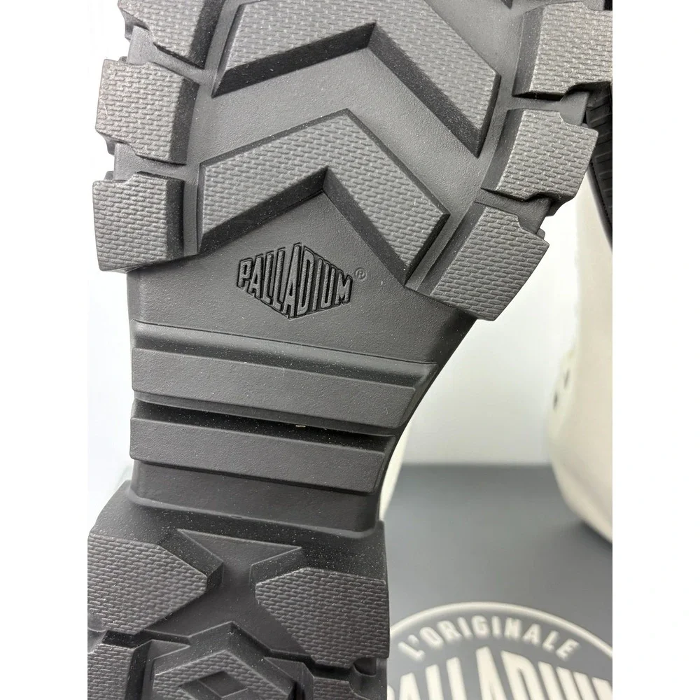 Palladium Revolt Hi TX Women 7.5 Star White Black Canvas Platform Lug Sole Boots